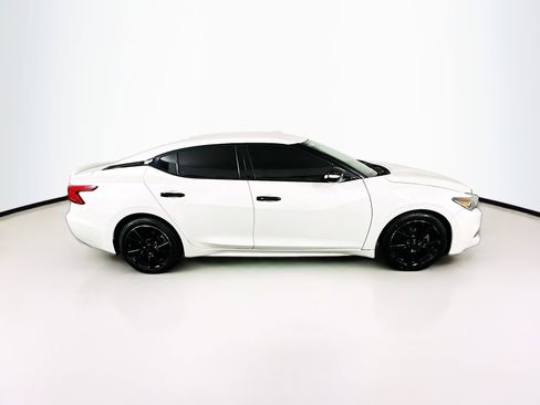 Used 2017 Nissan Maxima 3.5 SV image 10