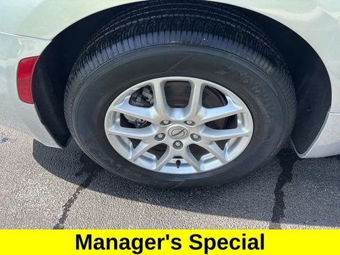 Used 2024 Chrysler Pacifica Touring-L FWD image 42