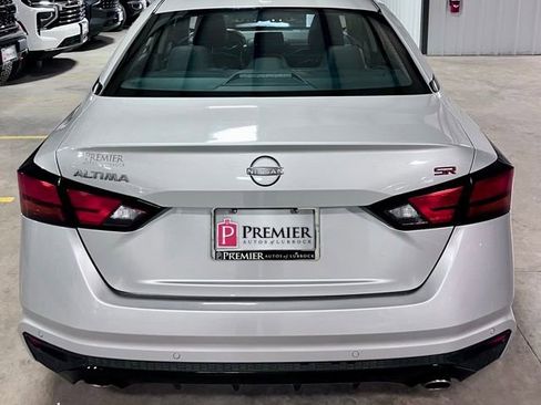 Used 2024 Nissan Altima 2.5 SR FWD image 5