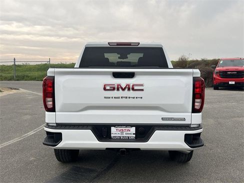 New 2026 GMC Sierra 1500 Elevation image 4