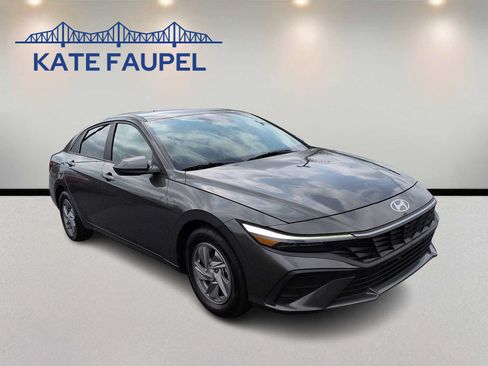Used 2024 Hyundai Elantra SE FWD image 1