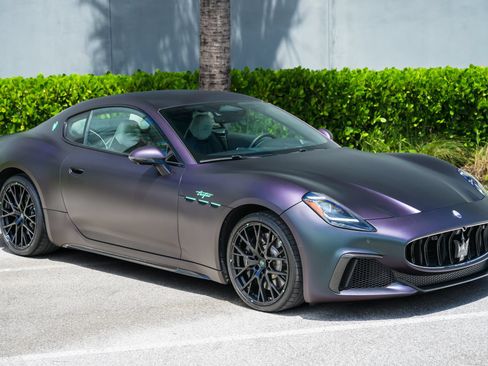 Used 2024 Maserati GranTurismo Trofeo AWD/4WD image 2