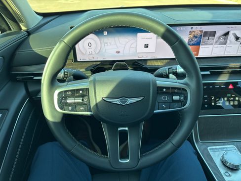 Used 2025 Genesis GV80 2.5T Advanced image 9