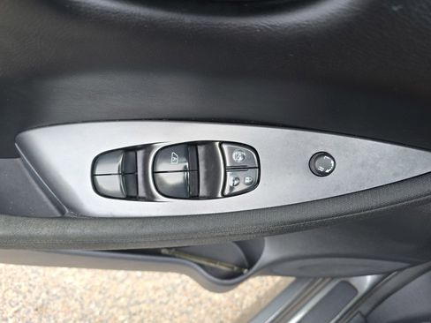 Used 2024 Nissan Leaf S FWD image 29