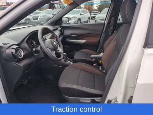 Used 2020 Nissan Kicks SR image 14