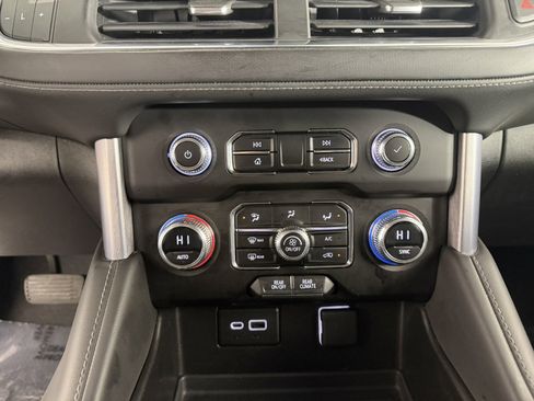 Used 2023 GMC Yukon XL SLE w/ Gmc Pro Safety Plus Package image 23