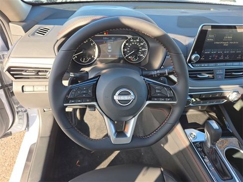 New 2025 Nissan Altima 2.5 SR image 32