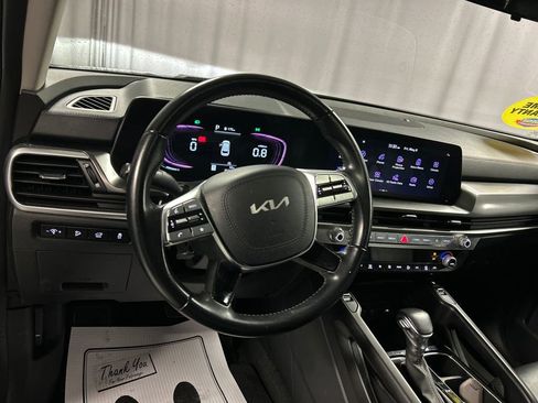 Used 2025 Kia Telluride S FWD image 13