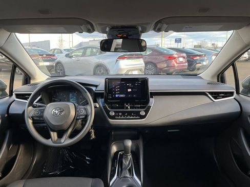 Used 2025 Toyota Corolla LE image 31