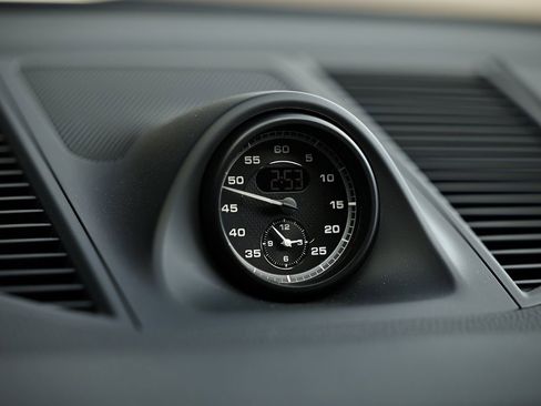 New 2026 Porsche Macan image 40