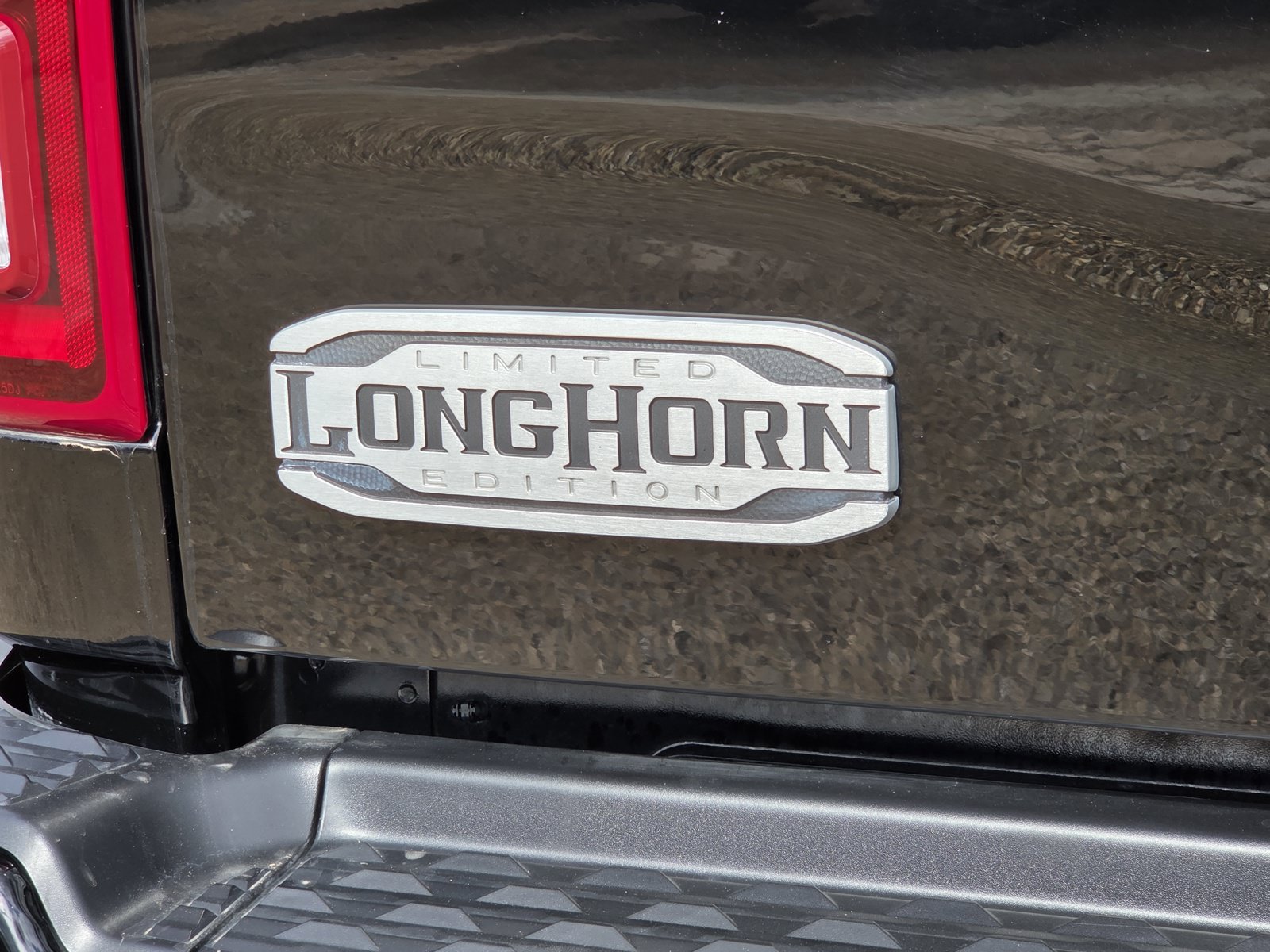 Used 2025 RAM 2500 Limited AWD/4WD image 5