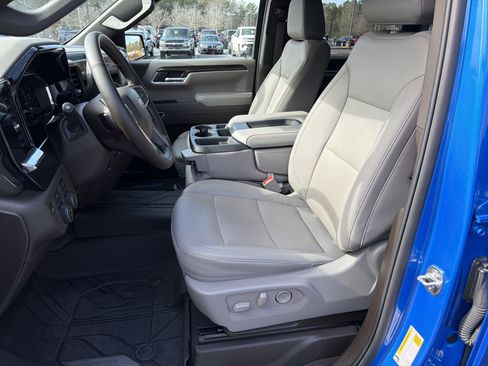 Used 2025 Chevrolet Silverado 1500 LT w/ Leather Package image 9