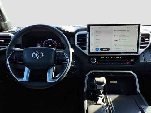 Used 2023 Toyota Sequoia Platinum image 12