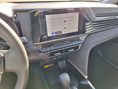 Used 2025 Toyota Camry LE image 12