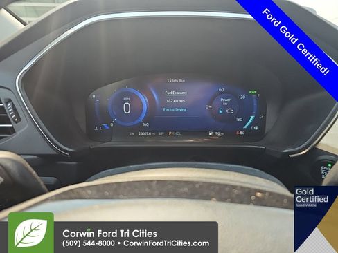 Used 2021 Ford Escape Titanium w/ Titanium Elite Package AWD/4WD image 2