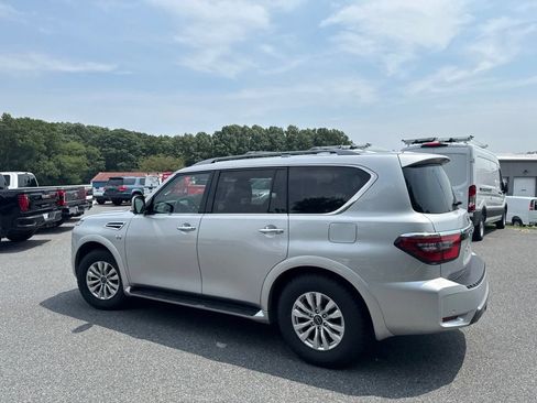 Used 2022 Nissan Armada SV AWD/4WD image 4
