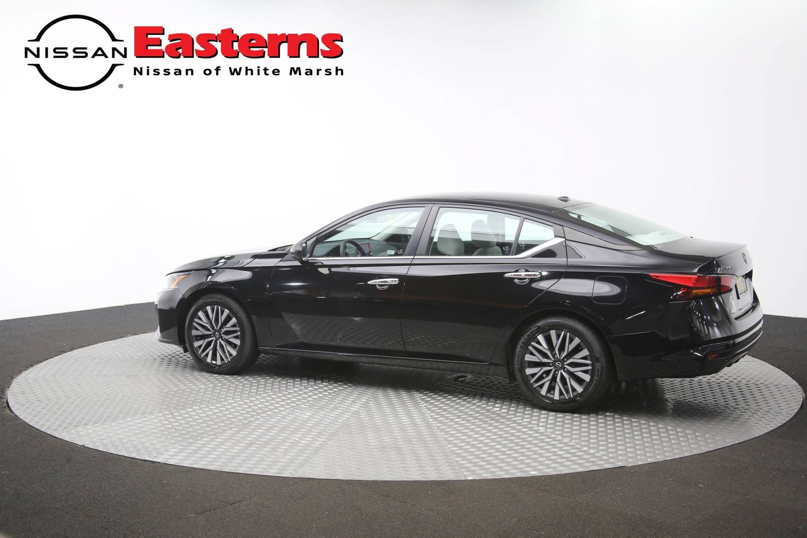 Used 2024 Nissan Altima 2.5 SV FWD image 60