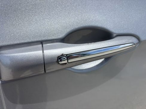 Used 2020 Chrysler Pacifica Touring-L FWD image 34