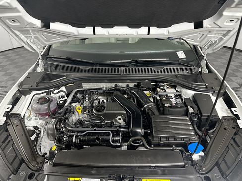 Used 2024 Volkswagen Jetta SE image 33