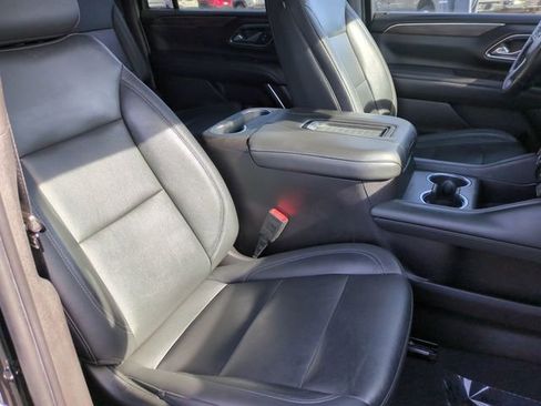 Used 2021 Chevrolet Suburban LT RWD image 25
