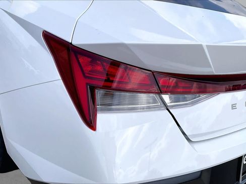 Used 2025 Hyundai Elantra SEL FWD image 26