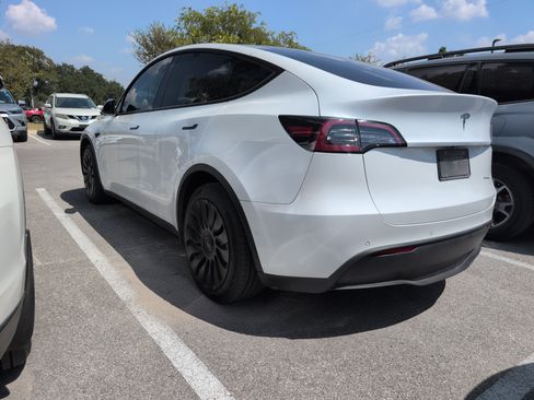 Used 2020 Tesla Model Y Long Range AWD/4WD image 3