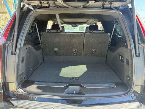 Used 2021 Cadillac Escalade ESV Premium Luxury image 18