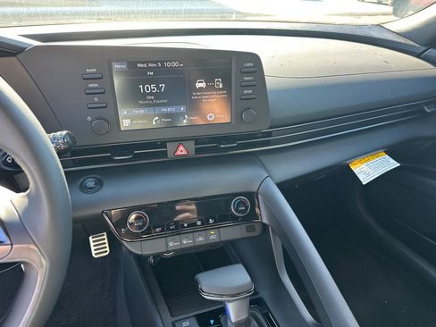 New 2025 Hyundai Elantra Sport image 27