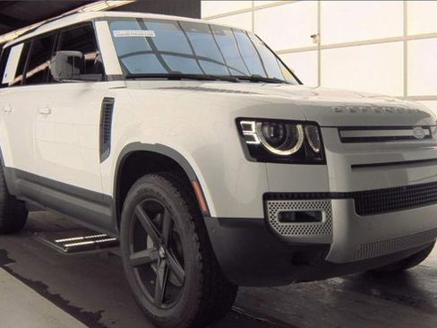 Used 2020 Land Rover Defender 110 SE image 2