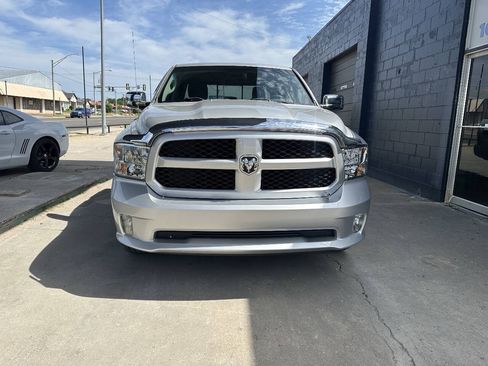 Used 2015 RAM 1500 Classic SLT RWD image 3