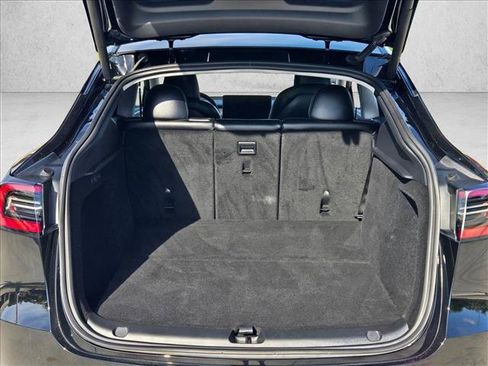 Used 2025 Tesla Model Y Long Range RWD image 6