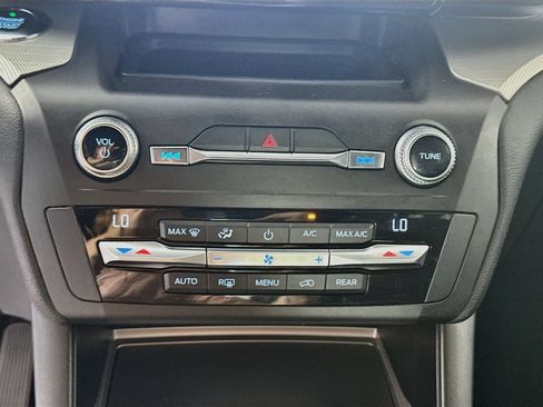 Used 2020 Ford Explorer XLT w/ Class III Trailer Tow Package AWD/4WD image 15