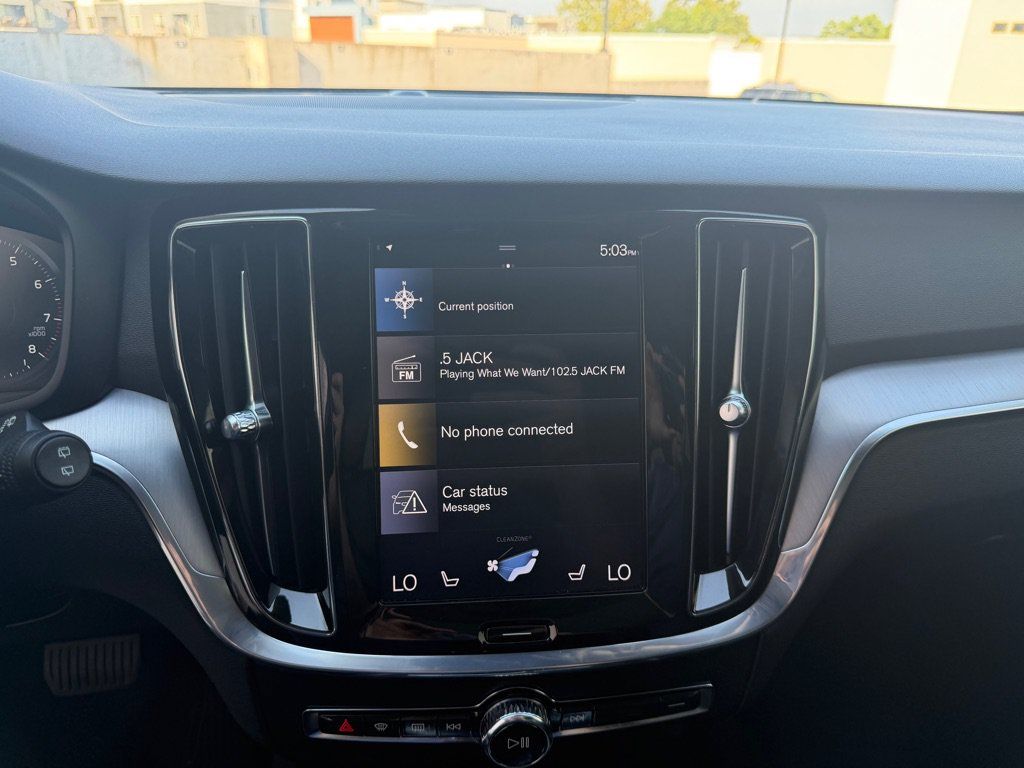 Used 2020 Volvo V60 T5 Cross Country AWD/4WD image 11