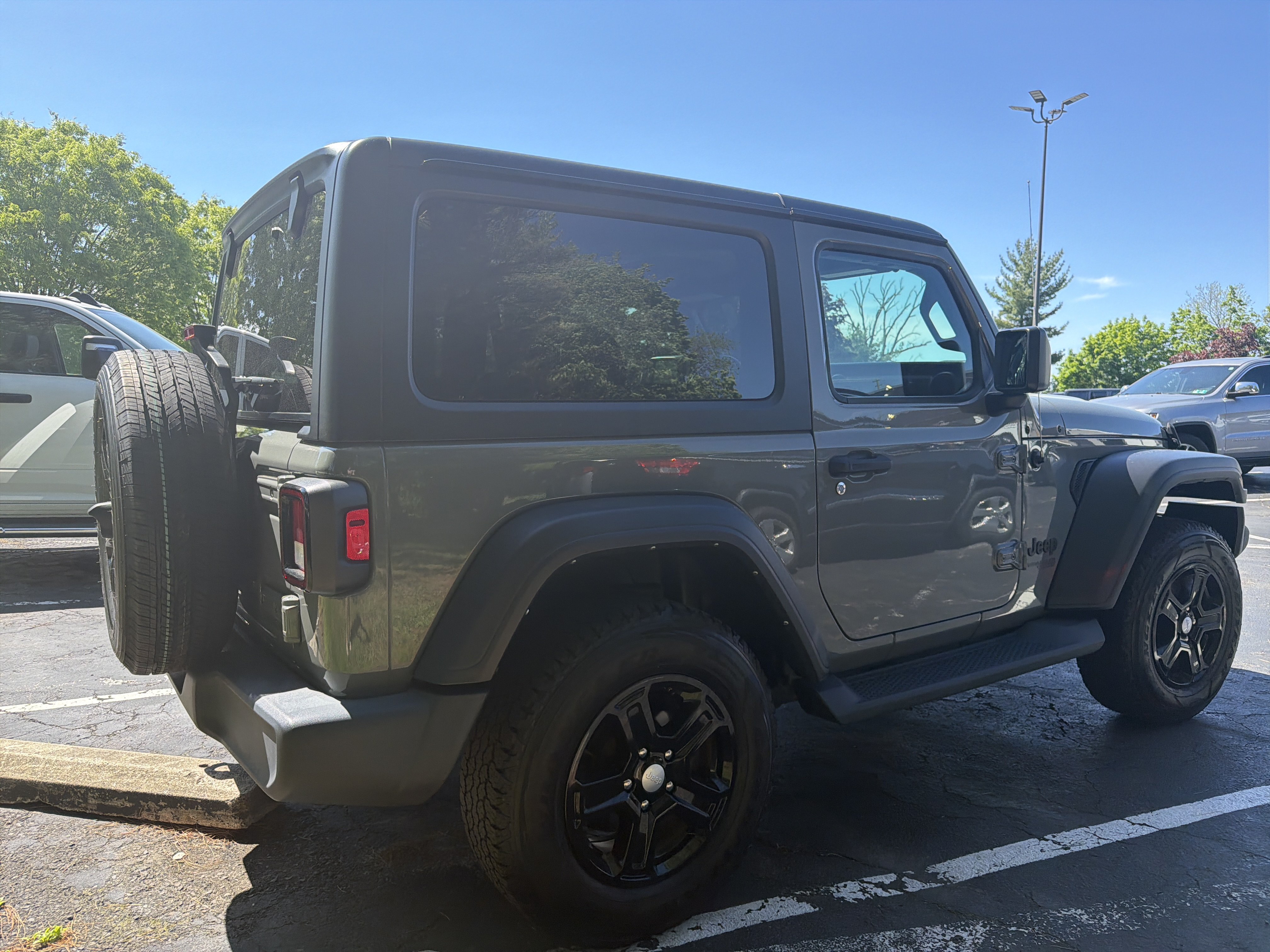 Used 2021 Jeep Wrangler Sport AWD/4WD image 7
