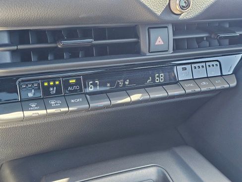 Used 2023 Toyota Crown Platinum AWD/4WD image 35