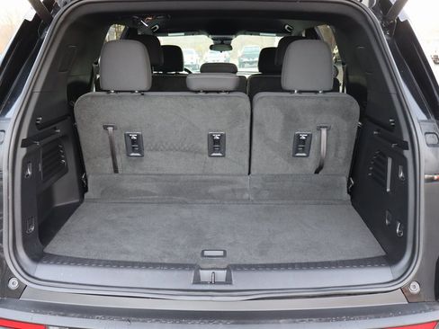 Used 2024 Chevrolet Traverse LS w/ Midnight/Sport Edition image 22