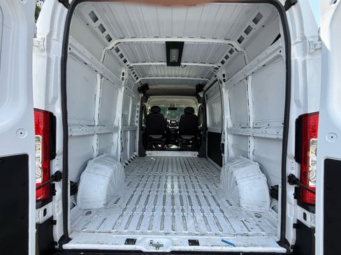 Used 2024 RAM ProMaster 2500 w/ Convenience Group FWD image 27