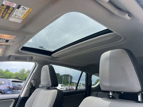 Used 2017 Toyota RAV4 XLE AWD/4WD image 11