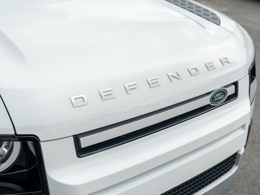 Used 2023 Land Rover Defender 110 AWD/4WD image 15