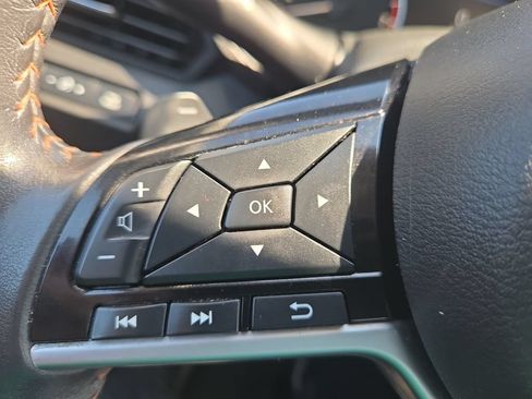 Used 2024 Nissan Altima 2.5 SR FWD image 17