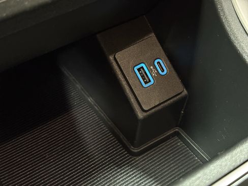 Used 2022 Ford Edge SE w/ Cargo Accessory Package image 22