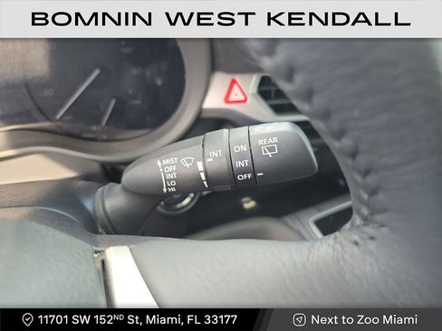 Used 2025 Toyota Sienna XLE image 20