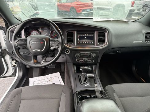 Used 2018 Dodge Charger SXT w/ Blacktop Package image 12