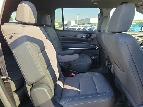 Used 2025 Chevrolet Traverse LT w/ Enhanced Driving Package image 26