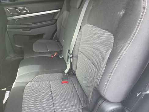 Used 2019 Ford Explorer XLT AWD/4WD image 6