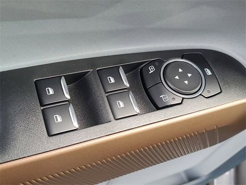 Used 2023 Ford Maverick Lariat w/ Lariat Luxury Package image 16