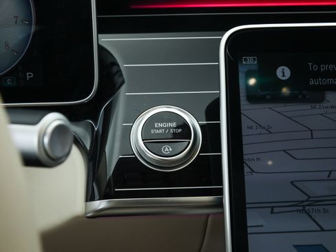 Used 2024 Mercedes-Benz Maybach S 580 4MATIC image 35