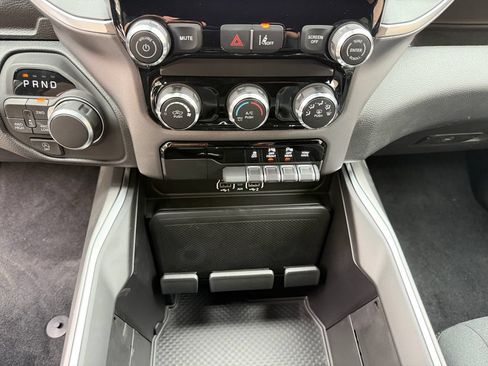 New 2026 RAM 1500 Express AWD/4WD image 23