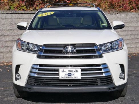 Used 2019 Toyota Highlander Limited Platinum image 2