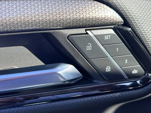 Used 2024 Chevrolet Silverado 1500 ZR2 w/ Technology Package image 15